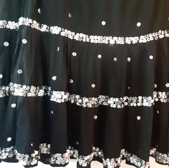 Black skirt with silver - Picture 2 of 4